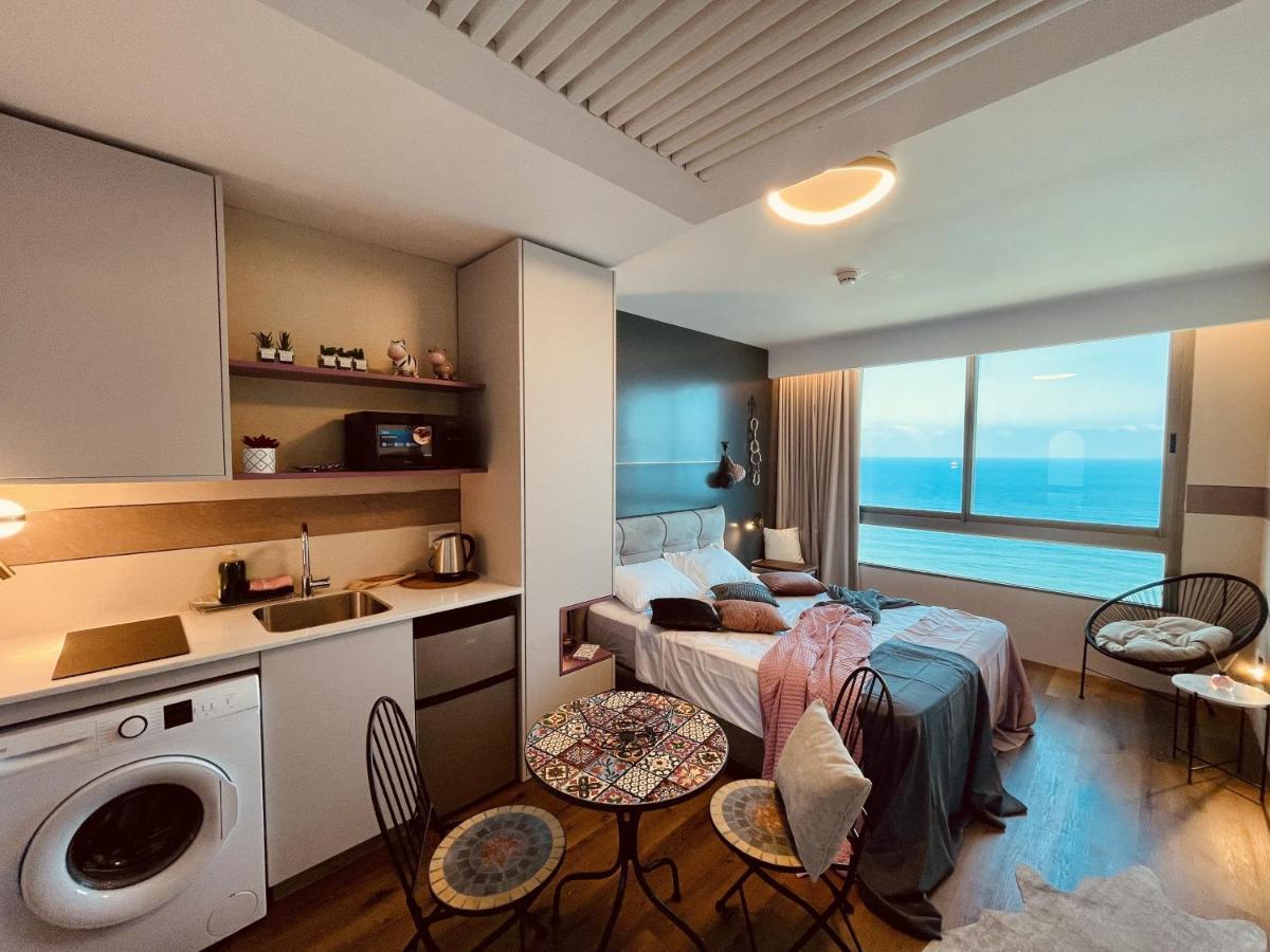 C Tower Apartment *